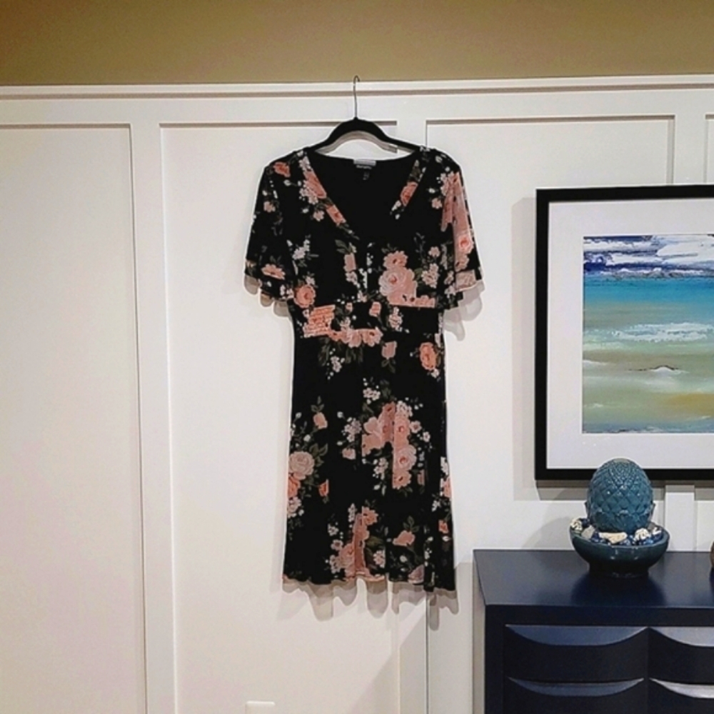 Floral, Size L, Sheer and Fully Lined, Flutter Sleeve, Empire Waist Dress